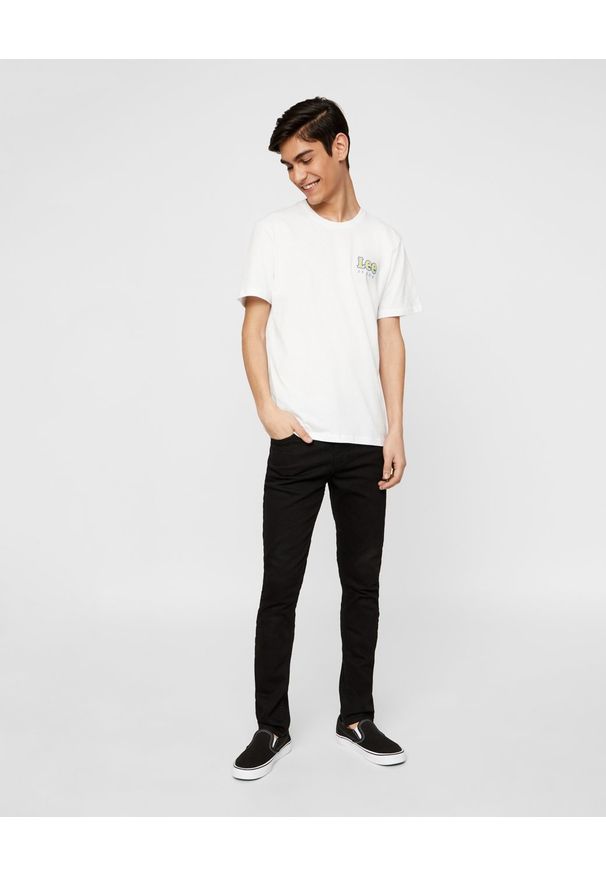 Lee - LEE CHEST LOGO TEE MĘSKI T-SHIRT REGULAR FIT BRIGHT WHITE L64RFELJ 112115894