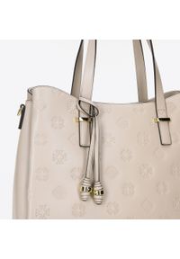 Wittchen - Torebka kuferek skórzana z monogramem i ozdobnymi chwostami beżowa. Kolor: beżowy. Materiał: skórzane. Styl: elegancki. Rodzaj torebki: na ramię #3