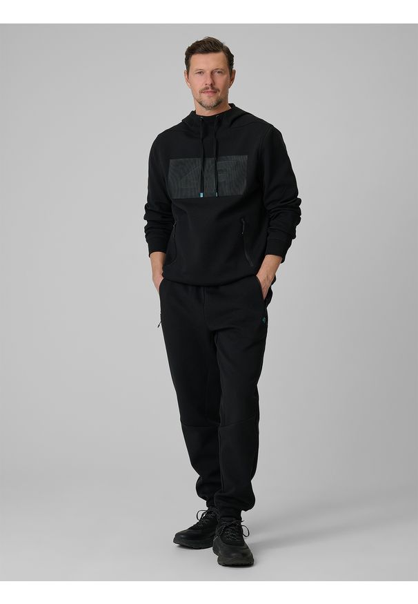 4f - 4F Spodnie dresowe joggery męskie - czarne XXL. Kolor: czarny. Materiał: dresówka