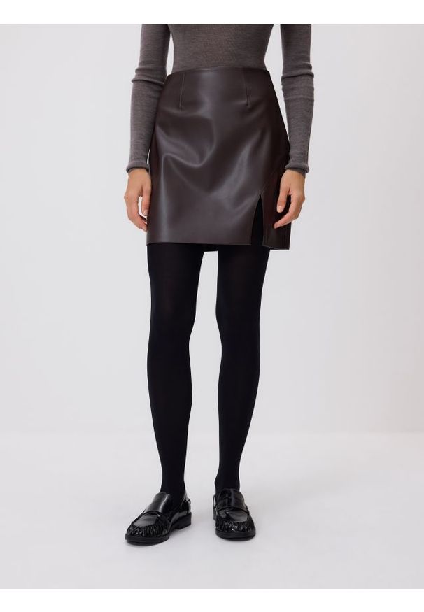 Reserved - Spódnica mini z imitacji skóry - brązowy. Kolor: brązowy. Materiał: skóra