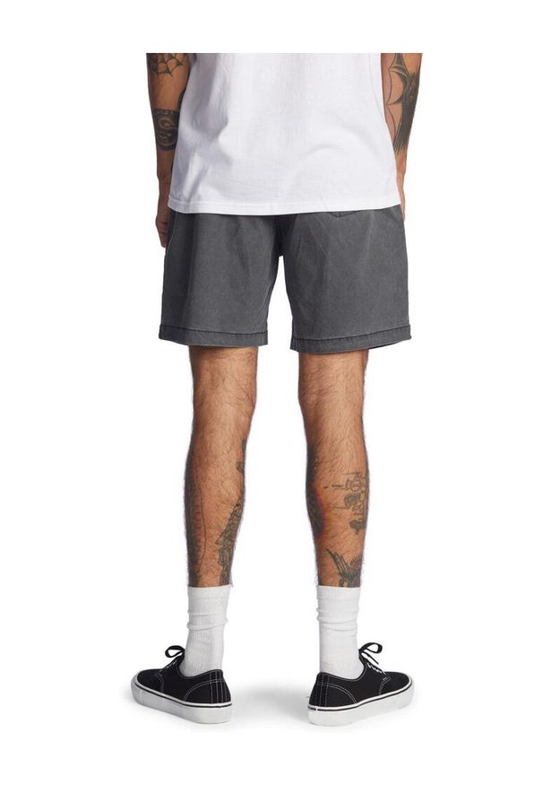 Quiksilver - Spodenki elsstyczne dla Mężczyzn TAXER 17". Kolor: czarny. Materiał: bawełna, elastan, materiał. Długość: krótkie. Sezon: lato