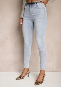 Renee - Niebieskie Jeansy o Kroju Slim High Waist Zdobione Haftem w Kształcie Serca Araniah. Okazja: na co dzień. Stan: podwyższony. Kolor: niebieski. Wzór: aplikacja, haft. Sezon: lato, wiosna. Styl: elegancki, casual #5