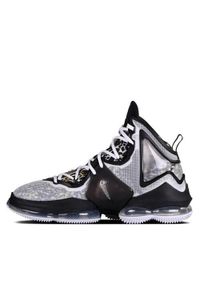 Buty koszykarskie męskie Nike Lebron 19. Kolor: czarny. Materiał: materiał, syntetyk. Szerokość cholewki: normalna. Sport: koszykówka