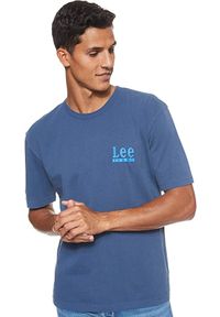 Lee - LEE HALF SLEEVE GRAPHIC MĘSKI T-SHIRT KOSZULKA Z KRÓTKIM RĘKAWEM LOGO SKY CAPTAIN L63GFEHY 112115025. Długość rękawa: krótki rękaw. Długość: krótkie