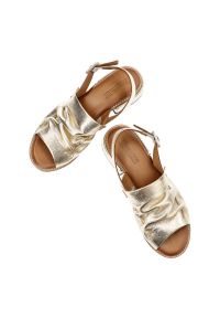 Złote Sandały Artiker Skórzane Eleganckie Buty. Okazja: na co dzień. Kolor: złoty. Materiał: skóra. Sezon: lato. Styl: elegancki