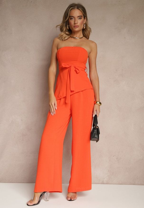 Renee - Pomarańczowy Komplet Spodnie o Szerokim Kroju i Asymetryczna Bluzka Ralinessa. Kolor: pomarańczowy. Wzór: aplikacja