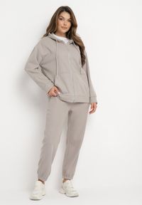 Born2be - Ciemnobeżowy 2-częściowy Komplet Dresowy z Bluzą i Spodniami Mystro. Kolor: beżowy. Materiał: dresówka #4