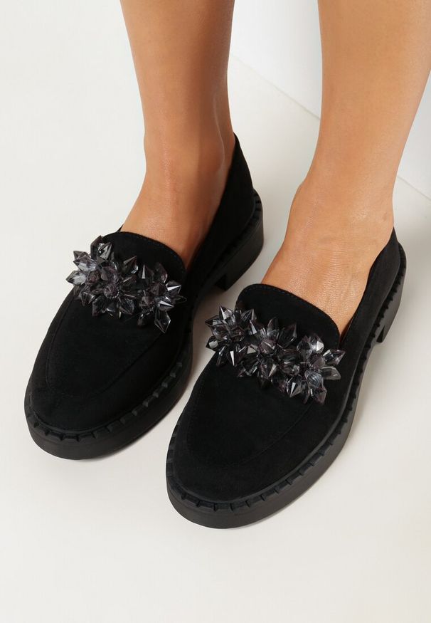 Born2be - Czarne Mokasyny ze Skórzaną Wkładką i Ozdobnymi Kryształami Rimaya. Kolor: czarny. Materiał: skóra