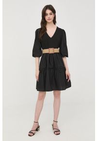 Liu Jo sukienka kolor czarny mini rozkloszowana. Kolor: czarny. Materiał: tkanina. Wzór: gładki. Typ sukienki: rozkloszowane. Długość: mini