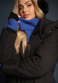 Renee - Czarna Długa Kurtka z Pikowaniem z Odpinanym Kapturem i Wsuwanymi Kieszeniami Daitras. Kolor: czarny. Długość: długie. Styl: elegancki #5