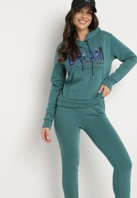 Born2be - Zielony Ocieplany Komplet Dresowy z Bawełny Joggery i Bluza z Kapturem i Nadrukiem Filola. Kolor: zielony. Materiał: dresówka, bawełna. Wzór: nadruk #5