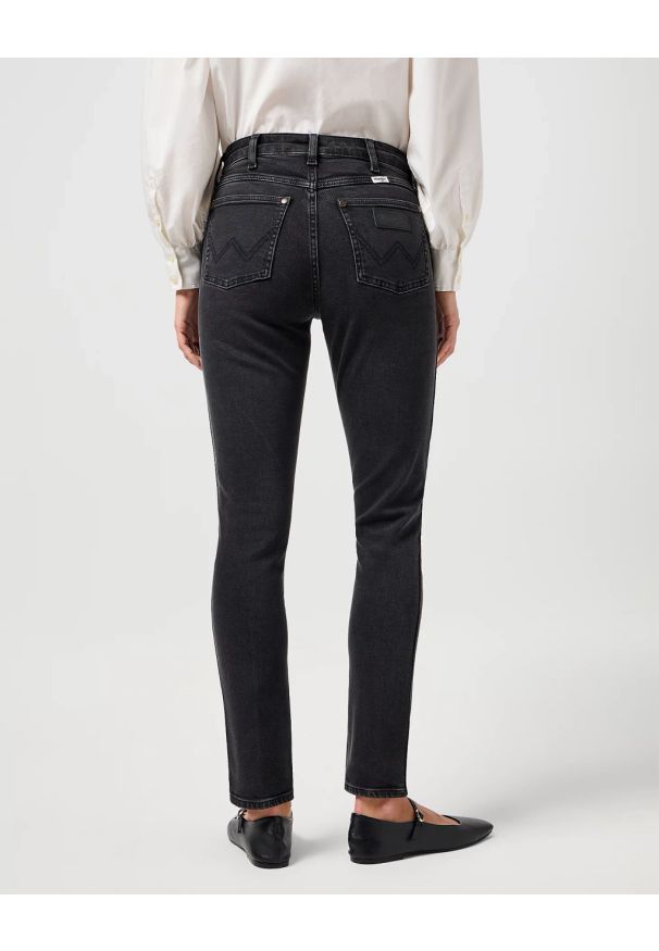 Wrangler - DAMSKIE SPODNIE WRANGLER SIENNA SULTRY BLACKOUT 112362640