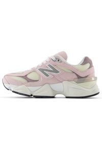 Buty dziecięce New Balance GC9060BE – różowe. Okazja: na co dzień, na uczelnię. Kolor: różowy. Materiał: zamsz, guma. Szerokość cholewki: normalna. Sport: turystyka piesza #4