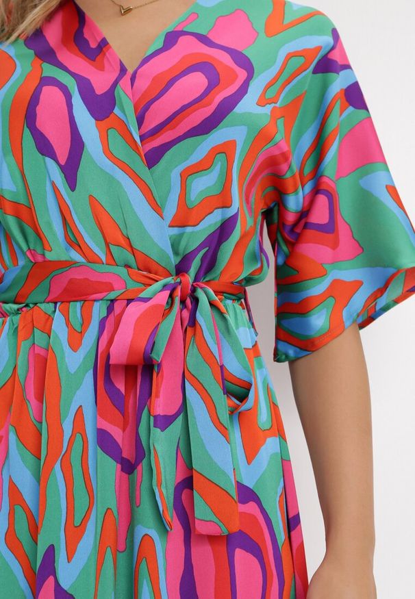 Born2be - Zielono-Różowa Sukienka Cesetros. Kolor: zielony. Materiał: materiał. Wzór: nadruk. Typ sukienki: kopertowe. Długość: midi