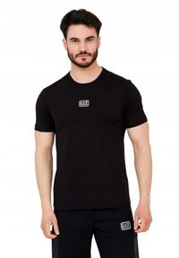 EA7 Emporio Armani - EA7 Czarny t-shirt męski z naszywką z logo, Rozmiar XXL. Kolor: czarny. Wzór: aplikacja #4