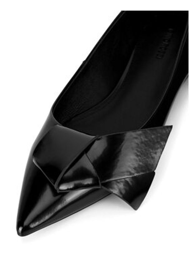 Gino Rossi Baleriny VAL-V1166-211-2 Czarny. Kolor: czarny. Materiał: skóra