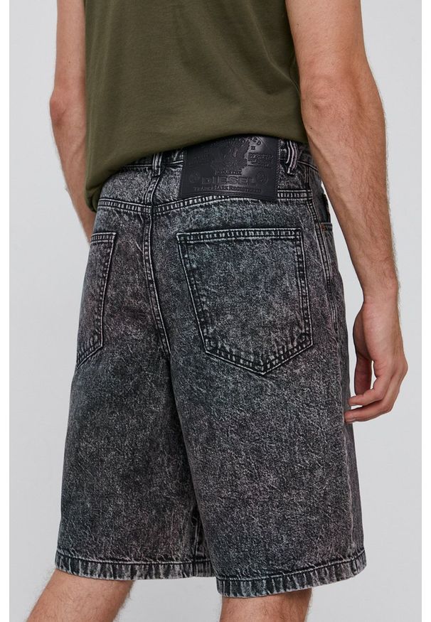 Diesel - Szorty jeansowe. Okazja: na co dzień. Kolor: szary. Materiał: jeans. Styl: casual