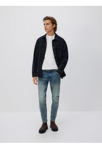 Reserved - Jeansy slim z efektem sprania - indigo jeans