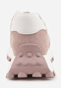 Renee - Różowe Zamszowe Sneakersy na Podeszwie Chunky z Perforowaną Cholewką Cezarlina. Okazja: na co dzień. Kolor: różowy. Materiał: zamsz. Szerokość cholewki: normalna #7