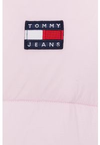 Tommy Jeans - Kurtka. Okazja: na co dzień. Kolor: różowy. Materiał: tkanina, puch. Wzór: gładki. Sezon: zima. Styl: casual #3