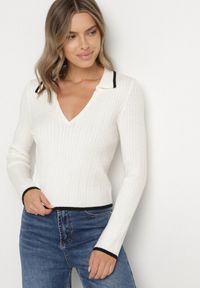 Born2be - Beżowy Sweter z Wiskozą Ozdobiony Lamówką i Tłoczeniem Esmia. Okazja: na co dzień. Kolor: beżowy. Materiał: wiskoza. Wzór: aplikacja. Styl: klasyczny, casual #6