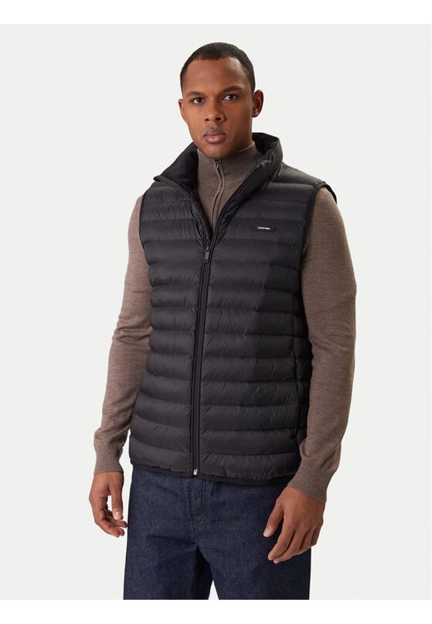 Calvin Klein Kamizelka LV04LC509G Czarny Regular Fit. Kolor: czarny. Materiał: syntetyk