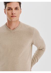 Pako Lorente - PAKO LORENTE - Beżowy sweter męski v-neck. Kolor: czarny, czerwony, beżowy. Materiał: bawełna. Sezon: jesień #2