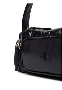 Calvin Klein Torebka Pocket Shiny Nylon Small Bag LV04F3405G Czarny. Kolor: czarny. Materiał: skórzane #3