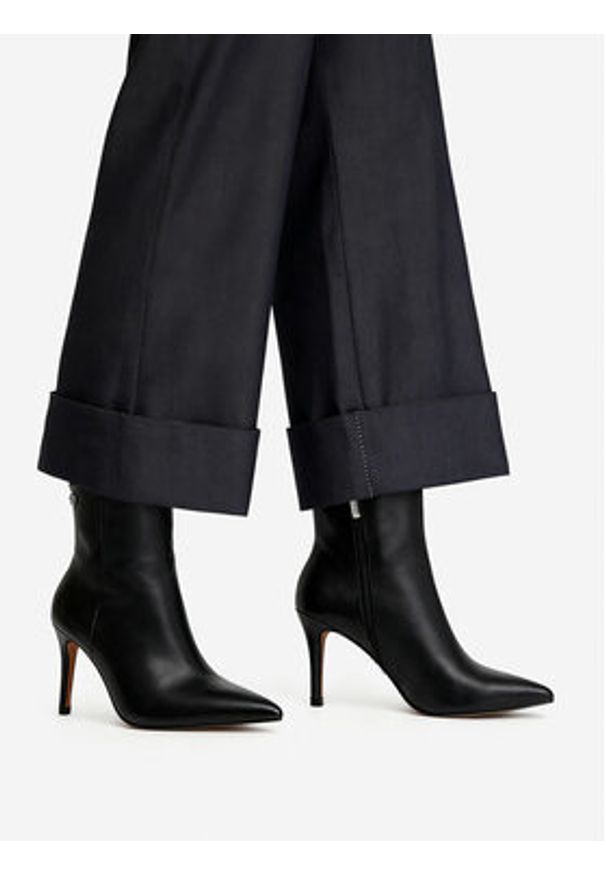 Nine West Botki CEO-NADINE-01 Czarny. Kolor: czarny. Materiał: materiał, skóra