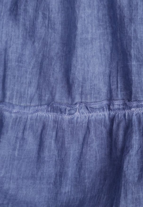 Renee - Niebieska Kaskadowa Bawełniana Spódnica High Waist Stylizowana na Denimową Ealnas. Okazja: na co dzień. Stan: podwyższony. Kolor: niebieski. Materiał: bawełna. Długość: krótkie. Styl: casual