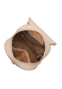 Wittchen - Damski plecak z ekoskóry z krytym suwakiem. Kolor: beżowy. Materiał: skóra ekologiczna. Wzór: aplikacja, haft. Styl: casual, elegancki #4