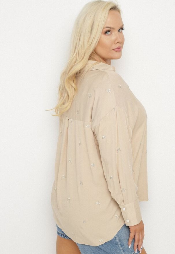 Born2be - Beżowa Koszula z Wiskozą w Drobne Hafty Navellea. Okazja: na co dzień. Kolekcja: plus size. Kolor: beżowy. Materiał: wiskoza. Długość rękawa: długi rękaw. Długość: długie. Wzór: haft. Styl: klasyczny, casual, elegancki