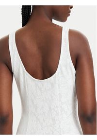 Vero Moda Sukienka koktajlowa Salina 10356493 Biały Regular Fit. Kolor: biały. Materiał: syntetyk. Styl: wizytowy #2