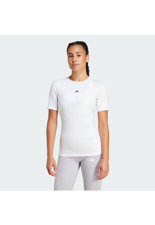 Adidas - Koszulka Techfit Training. Kolor: biały. Materiał: dzianina, materiał. Technologia: Techfit (Adidas). Sport: fitness