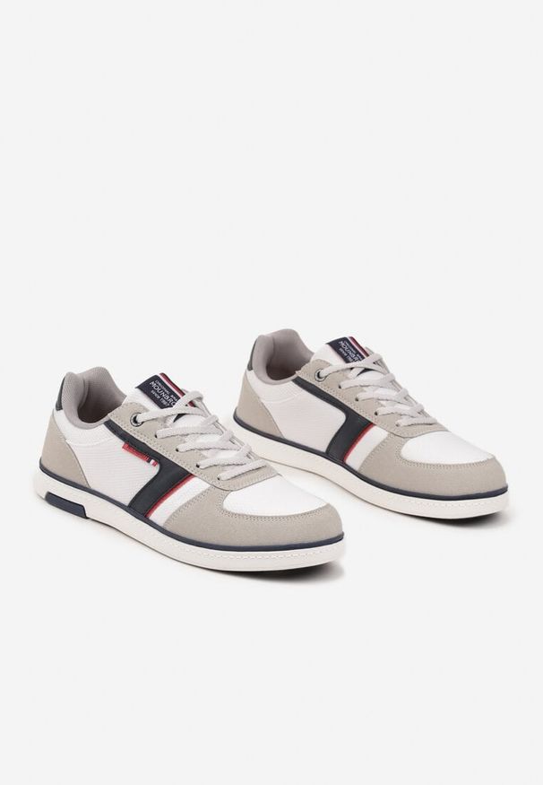Born2be - Białe Buty Sportowe Sneakersy z Ozdobnymi Przeszyciami Poltia. Okazja: na co dzień. Kolor: biały. Materiał: jeans. Obcas: na obcasie. Wysokość obcasa: niski