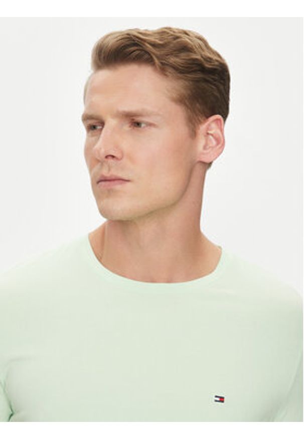 TOMMY HILFIGER - Tommy Hilfiger T-Shirt MW0MW10800 Zielony Slim Fit. Kolor: zielony. Materiał: bawełna