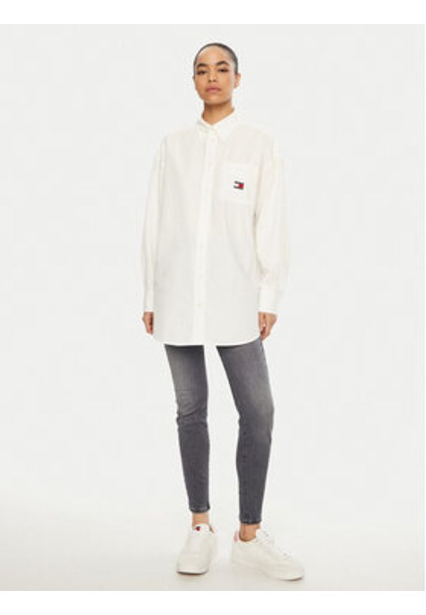Tommy Jeans Koszula DW0DW19357 Biały Oversize. Kolor: biały. Materiał: bawełna