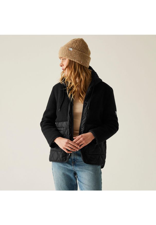 Regatta - Kurtka damska zimowa ocieplana Mikayla. Kolor: czarny. Materiał: polar, puch. Sezon: zima. Sport: turystyka piesza