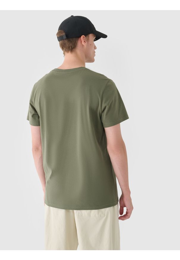 4f - 4F T-shirt regular z nadrukiem męski - khaki M. Okazja: na co dzień. Kolor: oliwkowy, brązowy, wielokolorowy. Materiał: dzianina, bawełna, jersey. Długość rękawa: krótki rękaw. Długość: krótkie. Wzór: nadruk. Styl: klasyczny, sportowy, casual