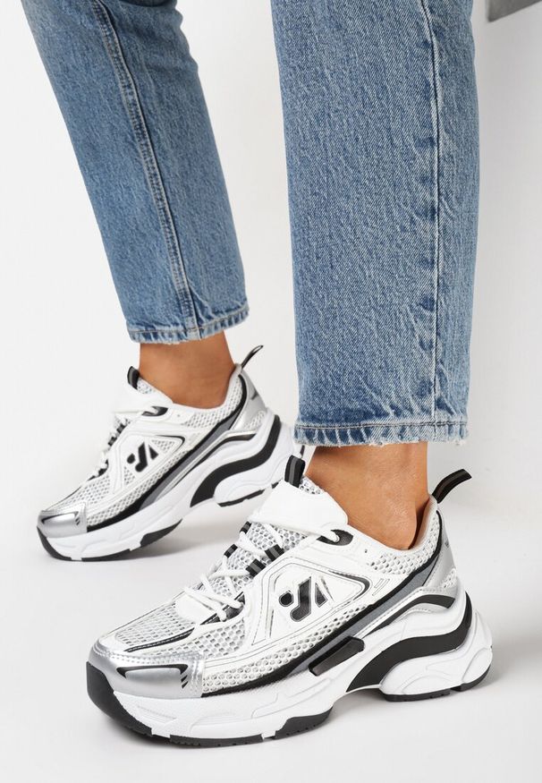 Born2be - Biało-Srebrne Sneakersy na Masywnej Podeszwie z Licznymi Wstawkami Junioria. Kolor: biały