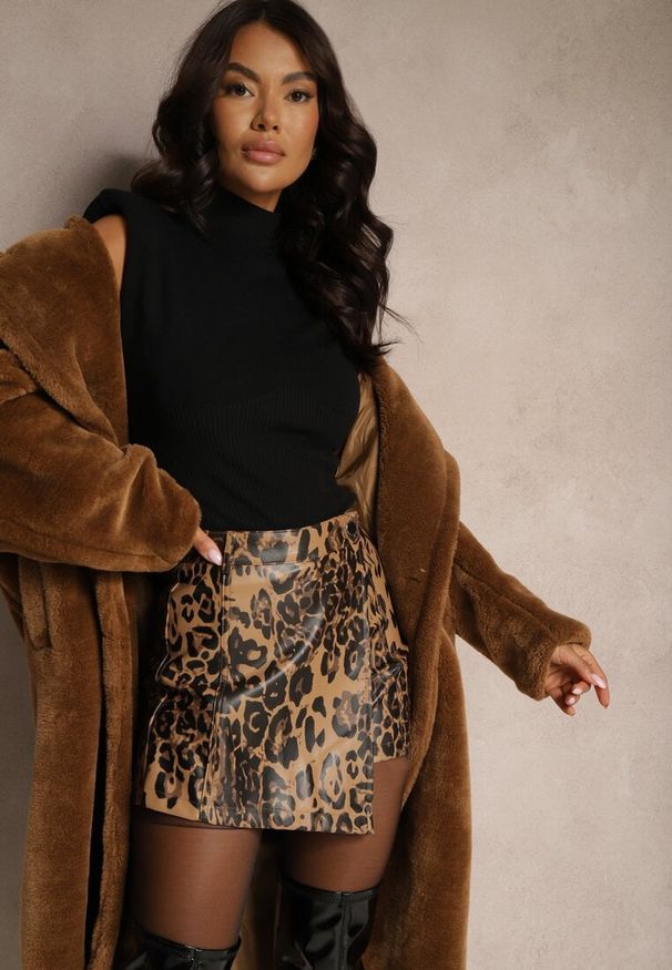 Renee - Brązowe Panterkowe Asymetryczne Spódnico-Szorty High Waist z Imitacji Skóry Atoriea. Stan: podwyższony. Kolor: brązowy. Materiał: skóra. Styl: elegancki