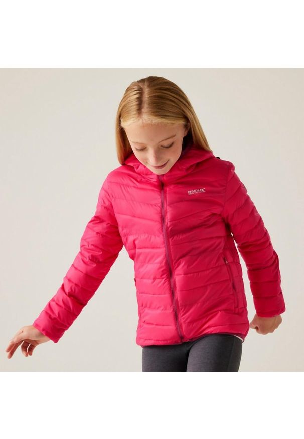 Regatta - Kurtka turystyczna dziecięca Hillpack z kapturem. Typ kołnierza: kaptur. Kolor: fioletowy. Materiał: tkanina, poliamid