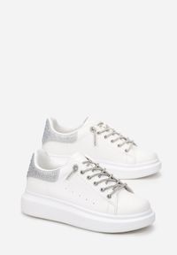 Born2be - Biało-Srebrne Sneakersy Naimasa. Nosek buta: okrągły. Kolor: biały. Materiał: skóra ekologiczna. Szerokość cholewki: normalna. Wzór: jednolity, gładki #4