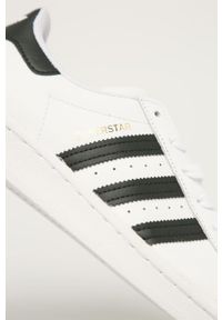 adidas Originals - Buty dziecięce Superstar. Nosek buta: okrągły. Zapięcie: sznurówki. Kolor: biały. Materiał: syntetyk, materiał, skóra ekologiczna, guma. Szerokość cholewki: normalna. Model: Adidas Superstar #3