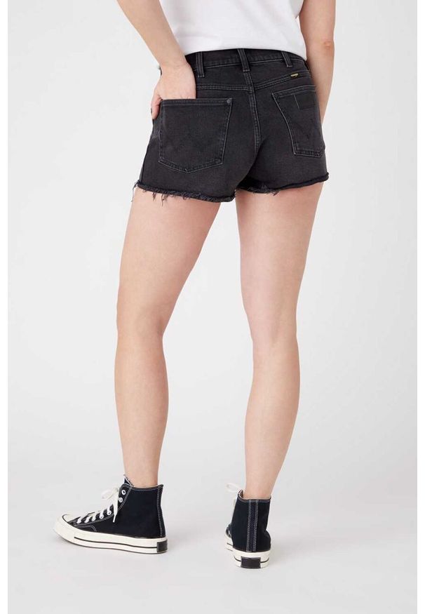 Wrangler - WRANGLER FESTIVAL SHORT DAMSKIE SHORTY JEANSOWE JEANS BLACK TRACK W26FKL97V 112128029. Materiał: jeans