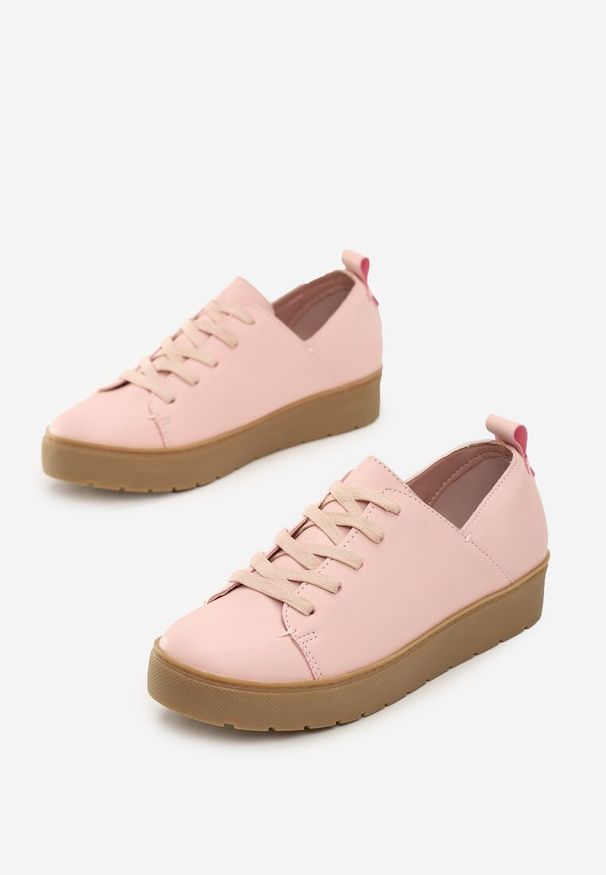 Renee - Różowe Sneakersy Luxurious. Kolor: różowy. Obcas: na platformie