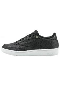 Buty do chodzenia damskie Reebok Club C 85. Zapięcie: sznurówki. Kolor: biały, wielokolorowy. Materiał: materiał, syntetyk, guma. Szerokość cholewki: normalna. Model: Reebok Club. Sport: turystyka piesza