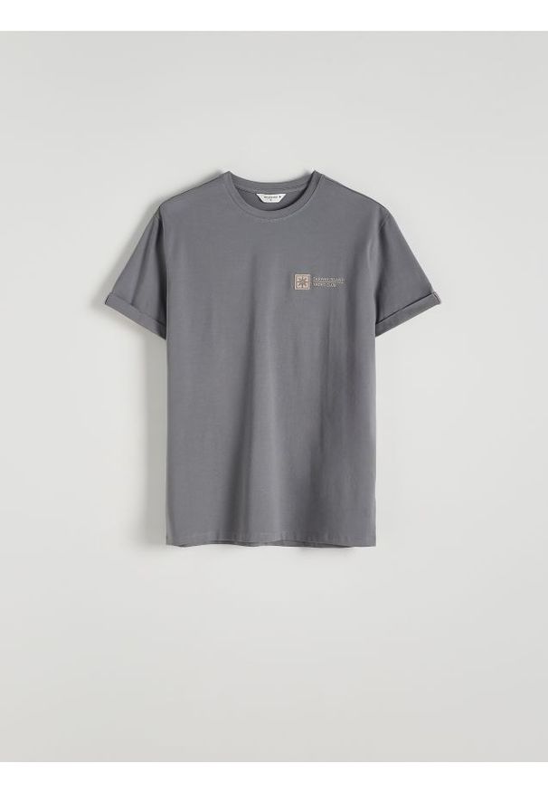 Reserved - T-shirt regular z haftem - ciemnoszary. Kolor: szary. Materiał: dzianina. Wzór: haft