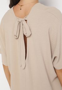 Born2be - Beżowa Sukienka o Fasonie Nietoperza z Wiązaniem na Plecach Miken. Kolor: beżowy #4
