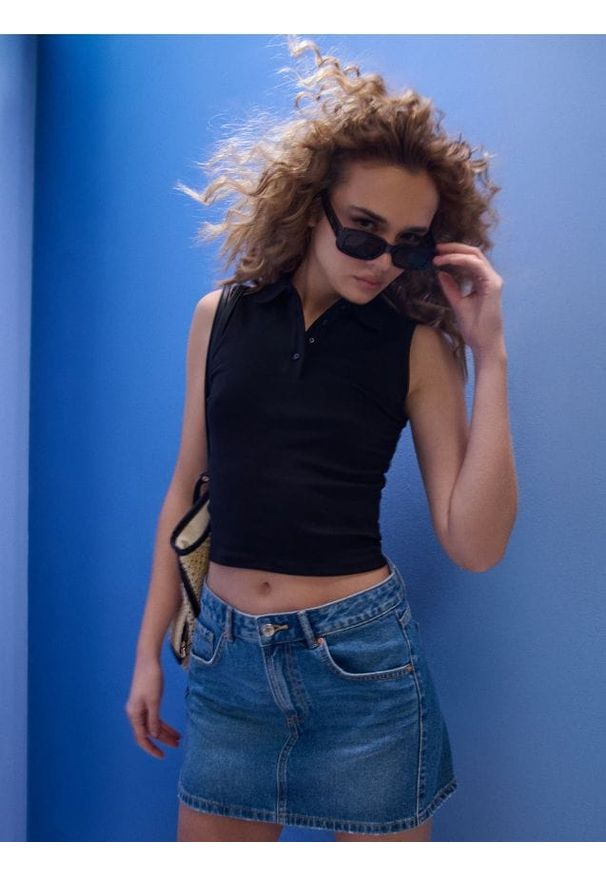 Sinsay - Bawełniana bluzka bez rękawów z kołnierzykiem - czarny. Kolor: czarny. Materiał: bawełna. Długość rękawa: bez rękawów